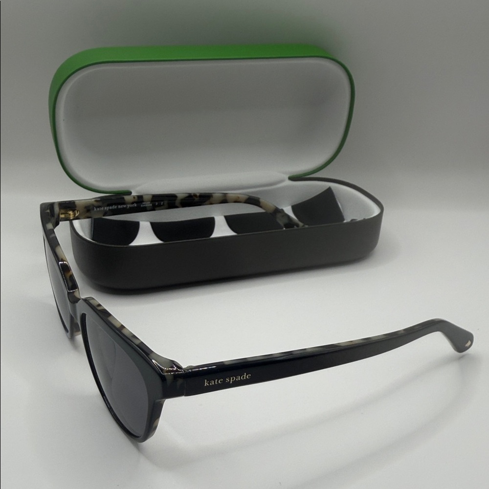 Kate Spade Black Sunglasses with Green Case - Picture 2 of 5